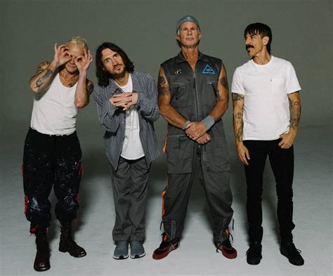 Remembering the first time the Red Hot Chili Peppers performed。